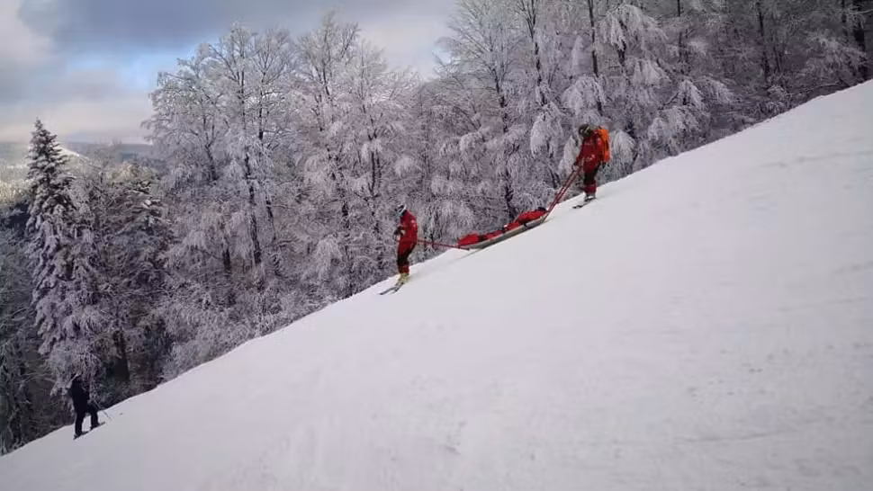 Un turist a alunecat pe versant, în Bucegi