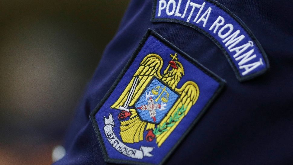 Polițiști reținuți pentru răpire și tortură