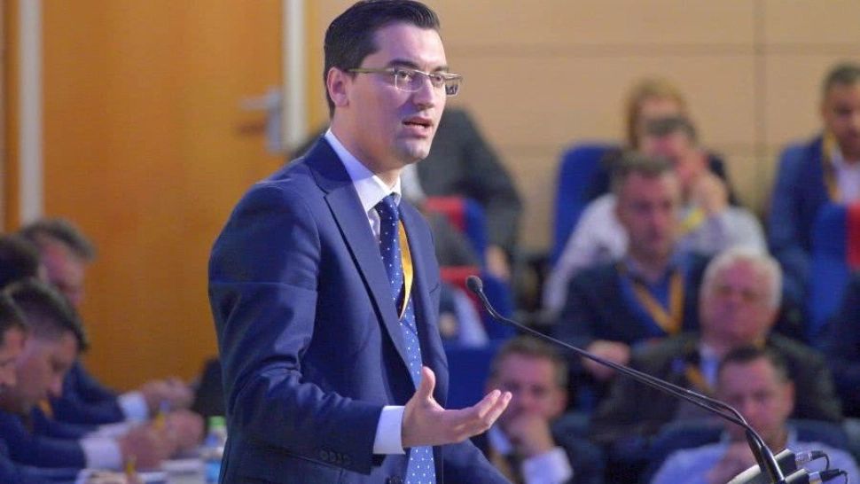 Implementarea VAR, motiv de război! Burleanu a ieşit la atac: „Palavragii de la Ligă vor control pe arbitraj!”