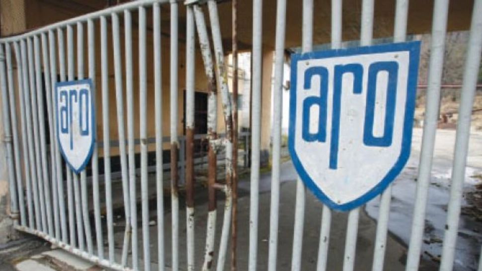 VINERI, ora 18:00: Cum a ajuns ARO Câmpulung, mândria României, o ruină - Dezvăluiri senzaționale la Culisele statului paralel 