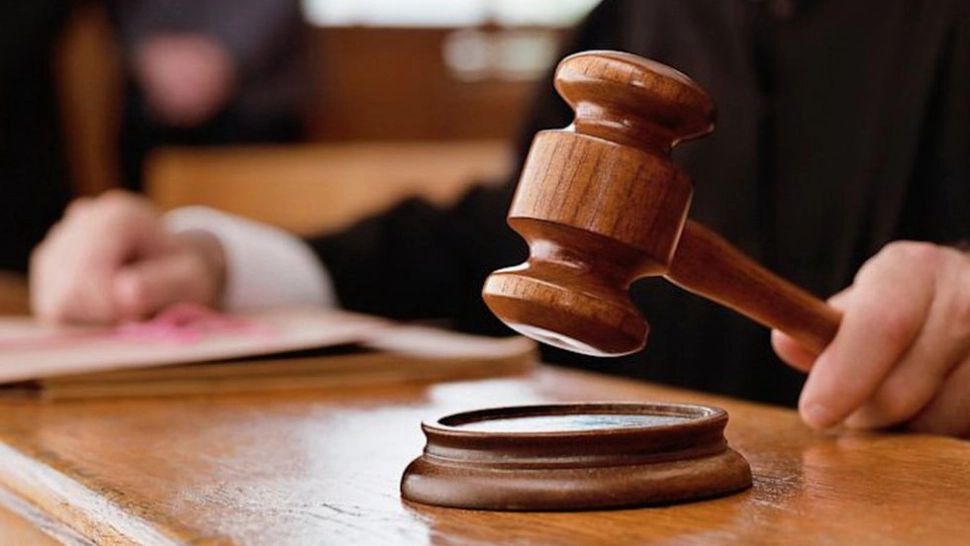 Caz revoltător în justiţie.  Un violator a fost eliberat din arest, după ce a sechestrat și chinuit 8 luni o fată de 13 ani