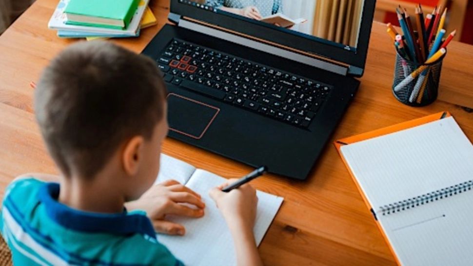 Unitățile de învățământ din Capitală care intră în regim ONLINE din cauza COVID-19. DECIZIA Comitetului municipal pentru Situații de Urgență