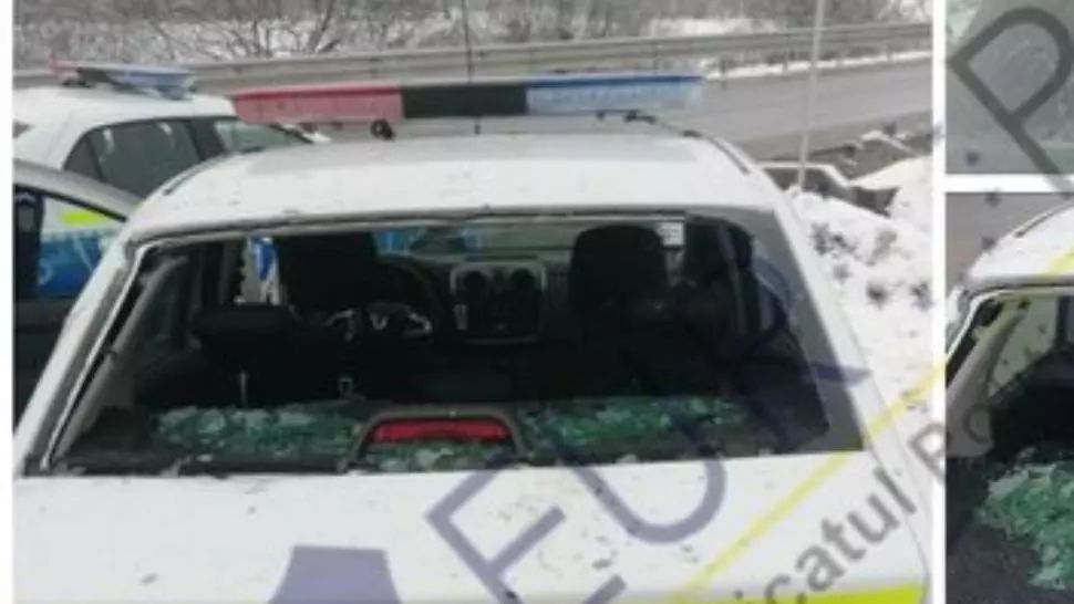 Echipaj de poliție atacat cu bâte și pietre lângă Târgu Lăpuș, jud. Maramureș Foto: Europol/Facebook