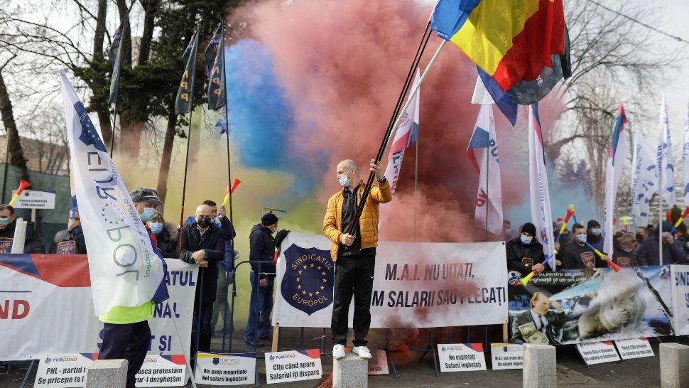 Jandarmeria Română, anunț despre SANCȚIUNILE date după tensiunile și fumigenele de la protestul polițiștilor de la Palatul Cotroceni
