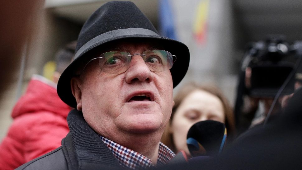 Dumitru Dragomir critică faptul că Ilie Bolojan a tăiat ajutoarele sociale