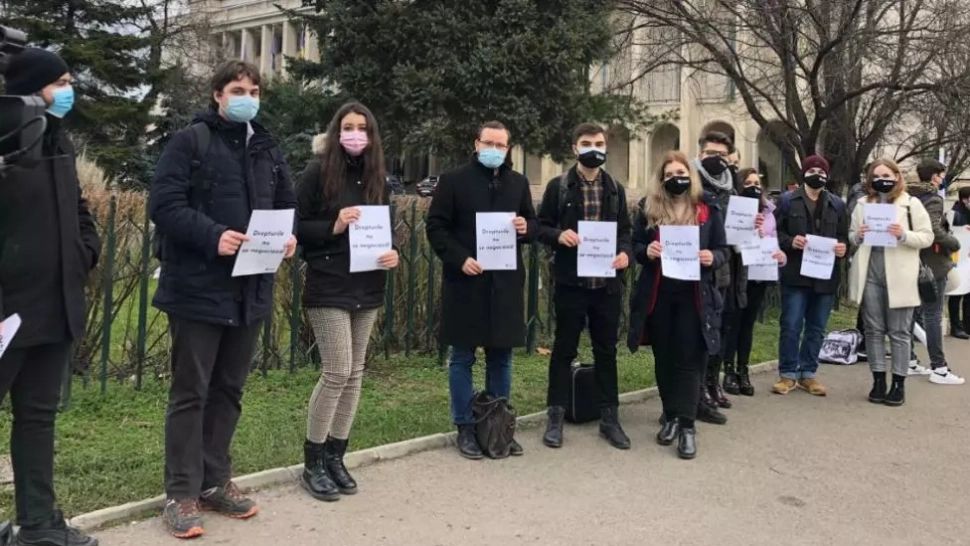 Protest elevi și studenți față de eliminarea gratuității pe transport, 11 februarie 2021 Foto: Facebook.com