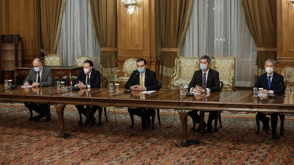 Coaliția de guvernare, aproape de colaps. Ce variante au ca să rămână la putere? Foto/Inquam
