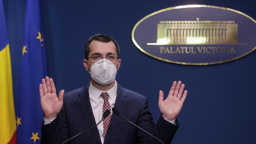 Moțiunea PSD  împotriva lui Vlad Voiculescu va fi votată săptămâna viitoare. Ce reproșuri i se aduc ministrului Sănătății