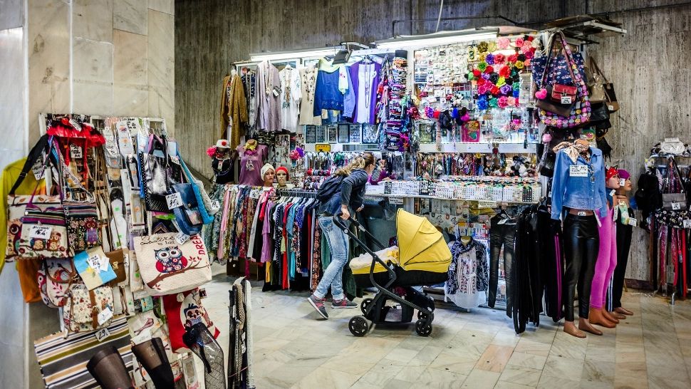 Magazin în stație de metrou (sursă: bucurestiulmeudrag.ro) 
