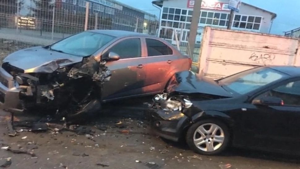 Pe 14 aprilie, tânărul a lovit 12 mașini, într-o parcare din Brașov