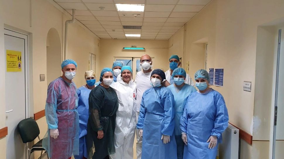 Medici și asistente de la Spitalul 