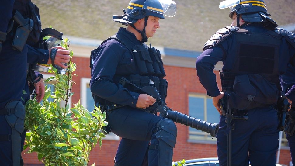 Politie franceza/atac sangeros in Paris