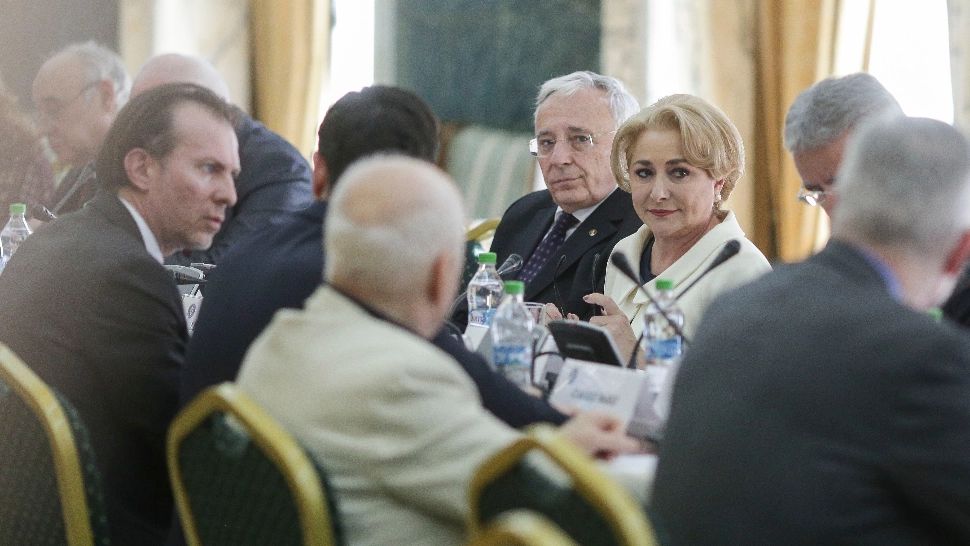 MUTARE neașteptată a lui Mugur Isărescu! Viorica Dăncilă - CONSULTANT de strategie la vârful Băncii Naționale Foto: INQUAM/Octav Ganea