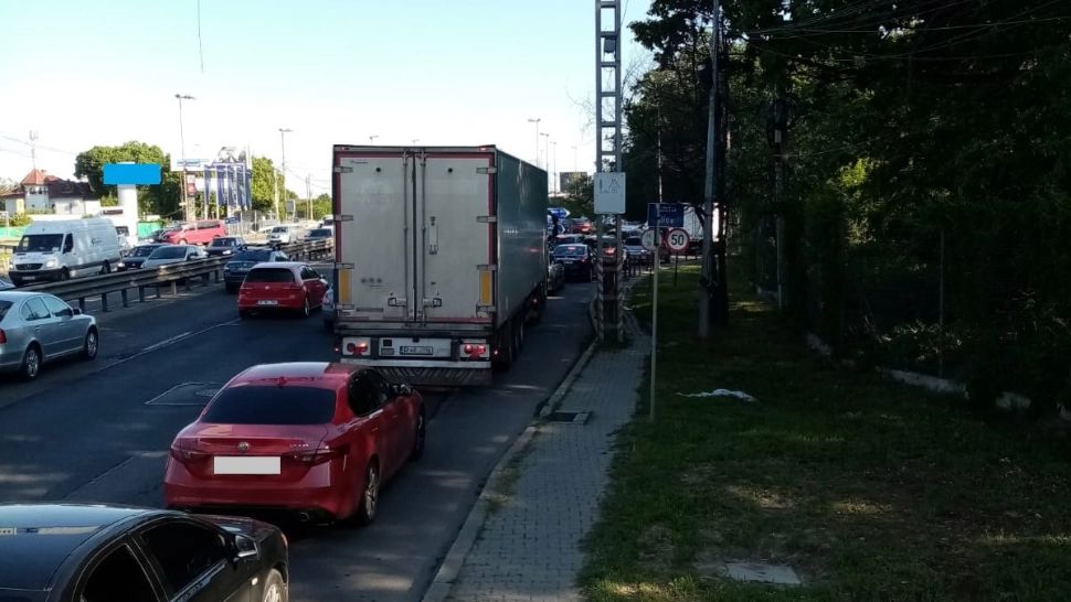 Aglomeratie in trafic, soseaua Bucuresti-Targoviste (foto: Emanuel Focsan)