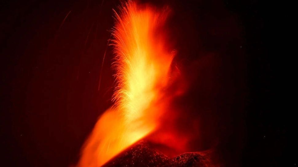 Erupție vulcan Etna - imagine de arhivă