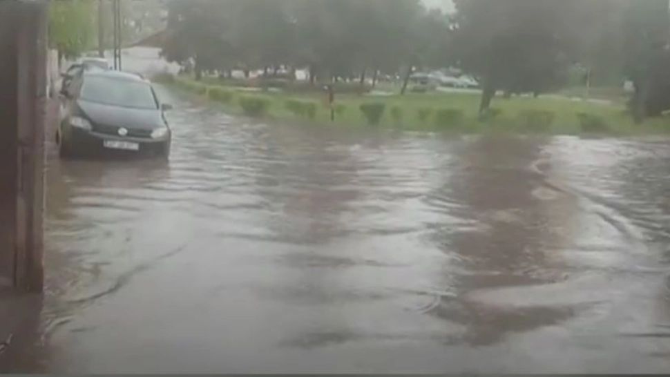 Gherla sub ape. Foto/Captură video