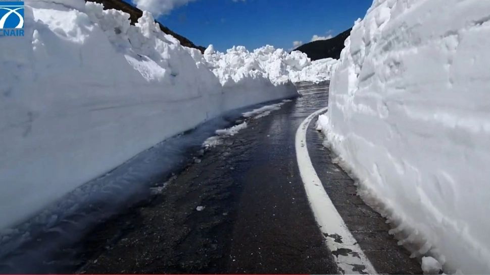 Zăpadă de 6 metri pe Transfăgărășan. Captură video.