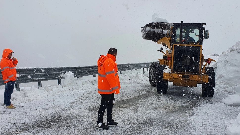IMAGINI spectaculoase pe Transalpina - Ninge viscolit la sfârșit de mai Foto: DRDP Craiova