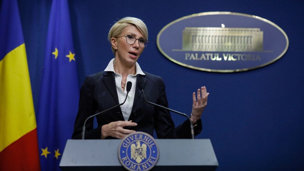 Raluca Turcan, ANUNȚ despre „tăierea” pensiilor speciale! Ce se întâmplă la CCR, Academia Română, cu primarii și parlamentarii Foto: INQUAM/George Călin