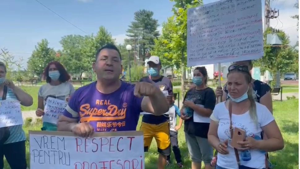 Protest părinți școală Ciolpani