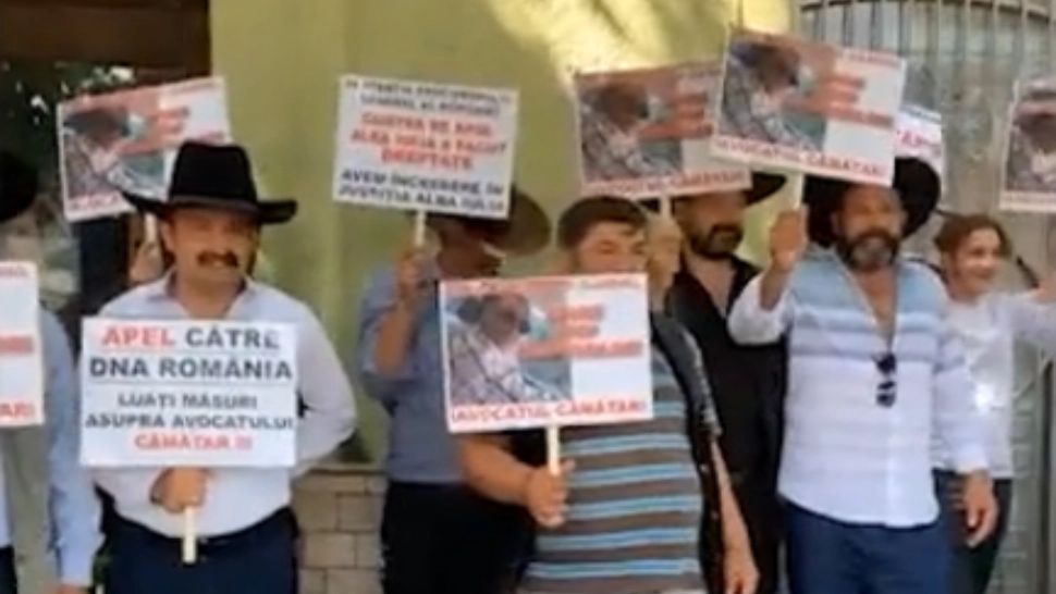Protest împotriva cămătăriei