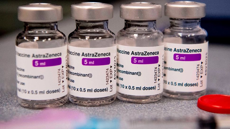 Un nou LOT de vaccin anti-COVID-19 ajunge ASTĂZI în România - Unde sunt distribuite dozele Vaxzevria  Foto: Profi Media