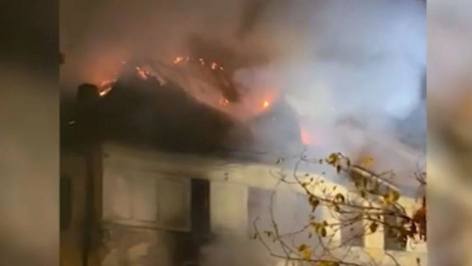 Incendiu la liceul Timpuri Noi din Capitală. Foto/Captură video