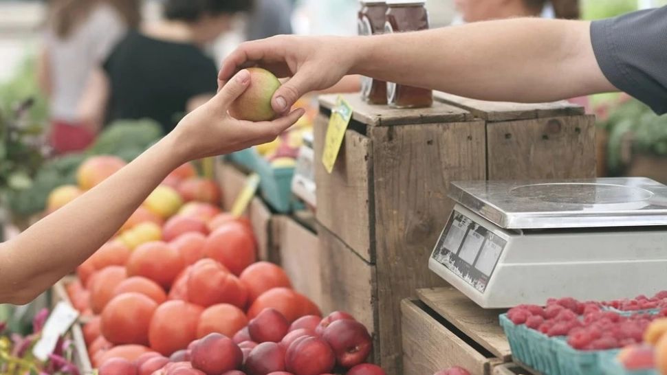 Taxe mari pentru producătorii agricoli în piețe. Foto/Arhivă