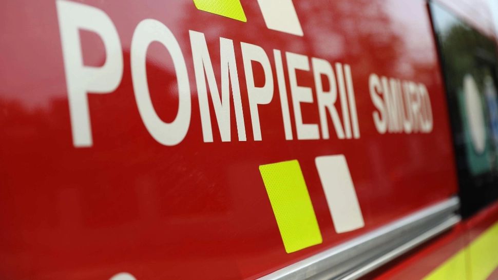 Pompierii intervin din nou la incineratorul de deşeuri periculoase din comuna Brazi 