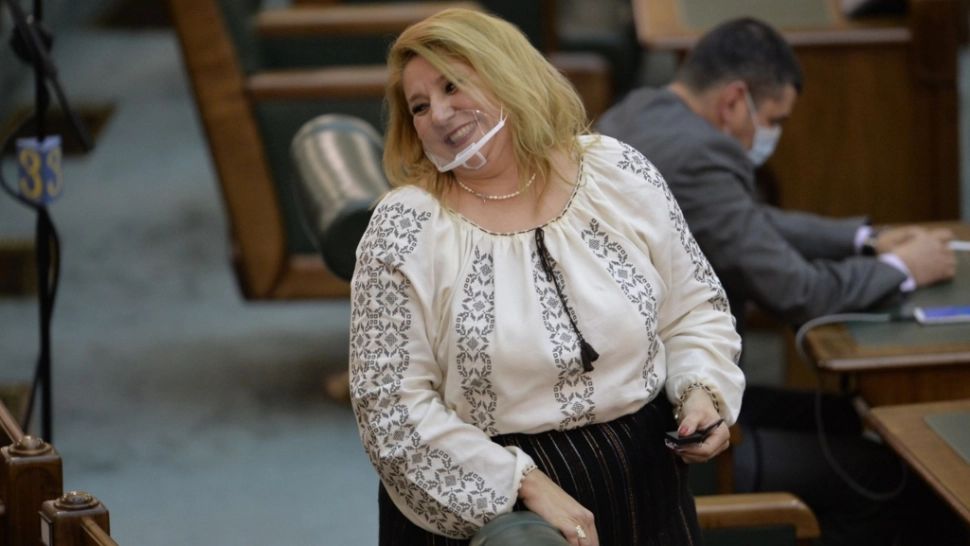 Diana Șoșoacă a făcut scandal și s-a ales cu plângere penală. Foto/Inquam