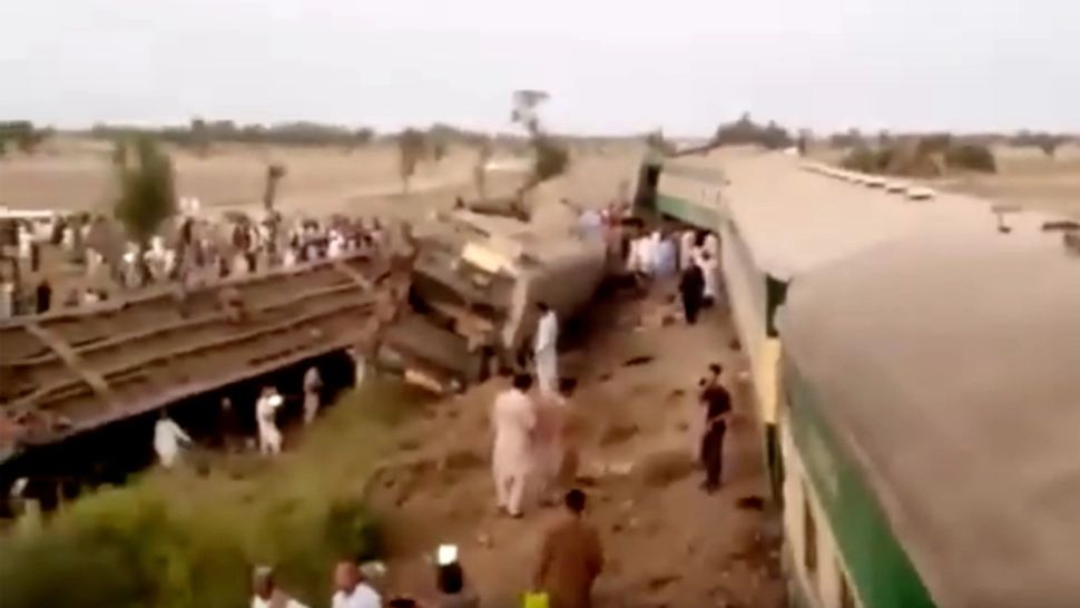 Tren deraiat