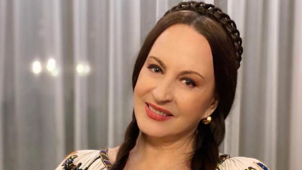 Maria Dragomiroiu se spala la lighean