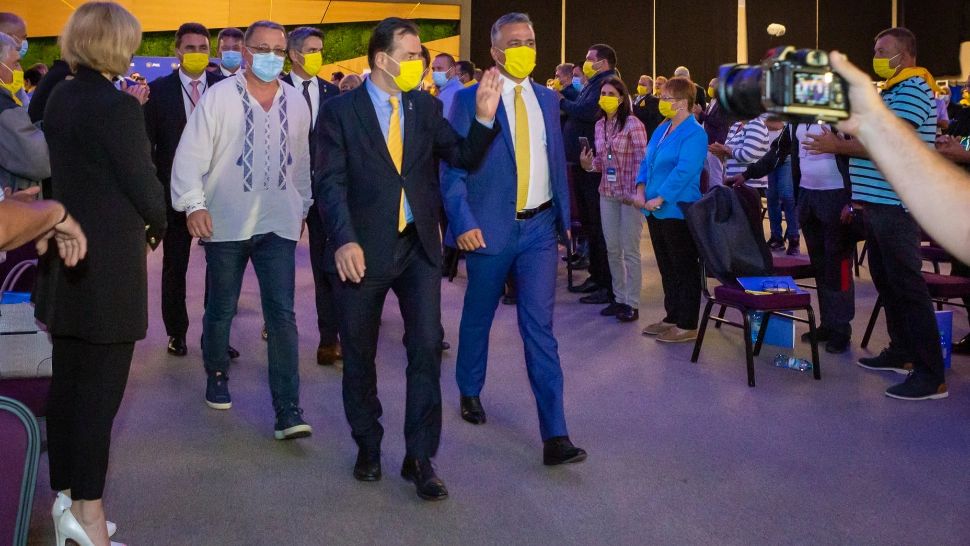 Ludovic Orban, președintele PNL, la filiala PNL Brașov / Foto: Facebook
