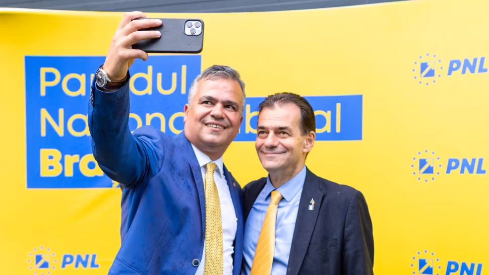 Ludovic Orban, alături de președintele PNL Brașov, Adrian Veștea / Foto: Facebook