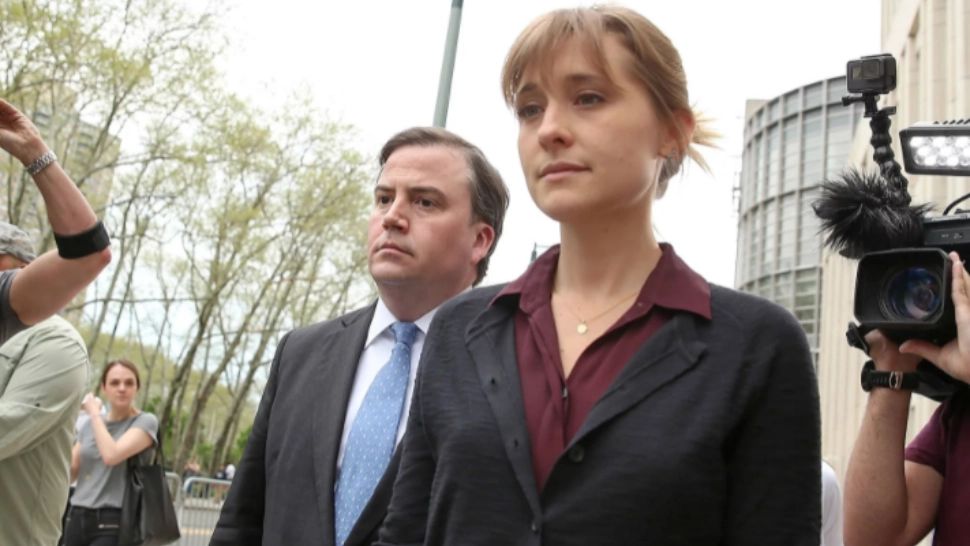 Allison Mack. Foto: captură ew.com.tv