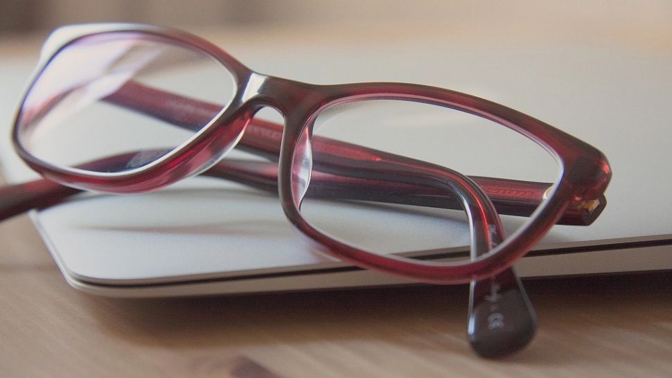 Tulpina digitală a ochilor – Cum reduci acest disconfort la ochi?