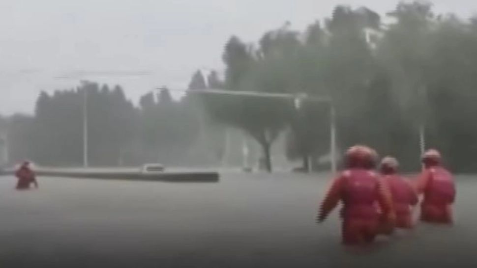 Bilanțul tragic al inundațiilor devastatoare din China a ajuns la 33 de morți și 8 dispăruți. Foto/Captură video