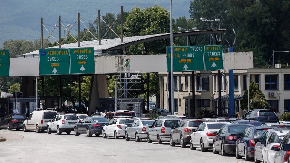 Coadă la un punct de frontiera spre Grecia (arhivă)