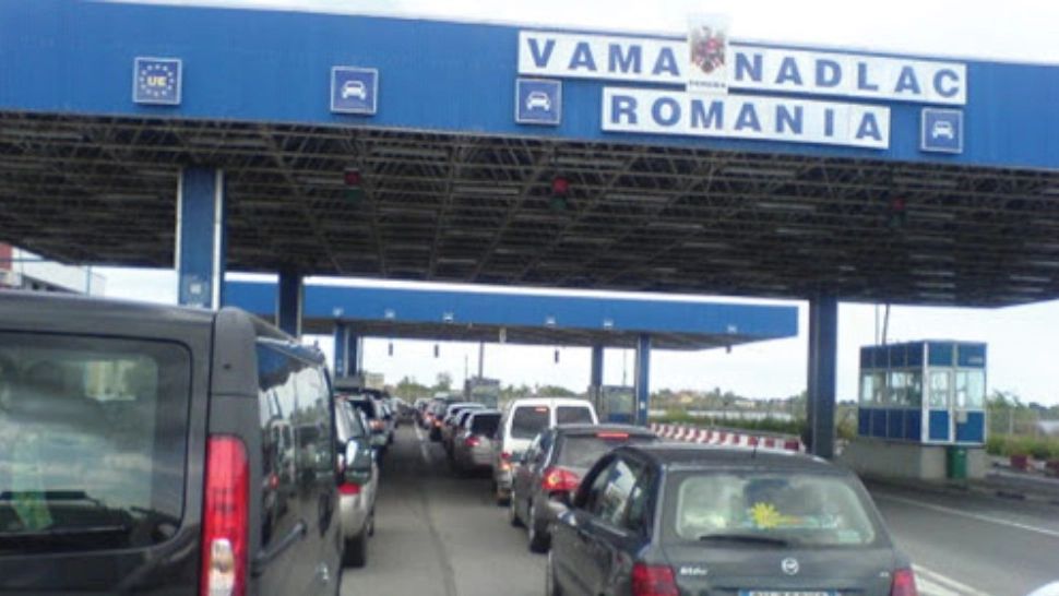 HAOS la intrarea în țară! Frontierele, asaltate de românii care revin din concedii și vor să evite carantina