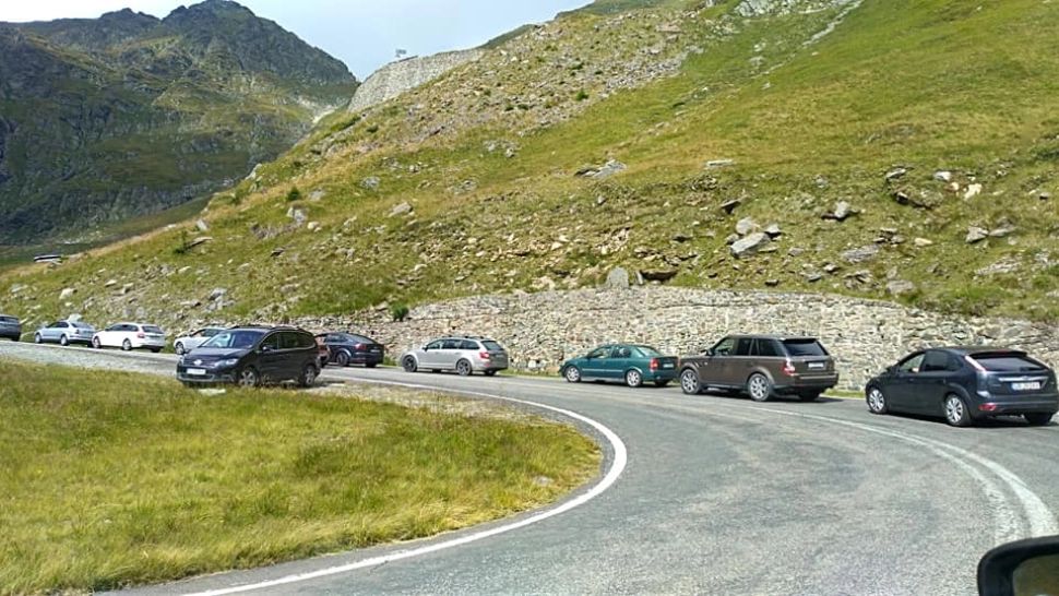 Trafic dat peste cap, pe Transfăgărășan. Foto/ARhivă