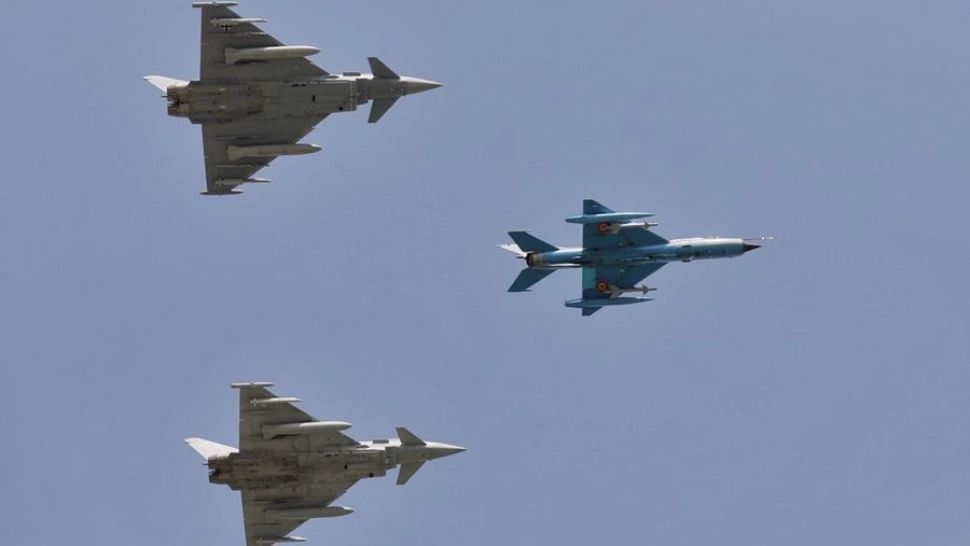 Șeful Luftwaffe, la manșa unui avion de luptă, din Germania până în România