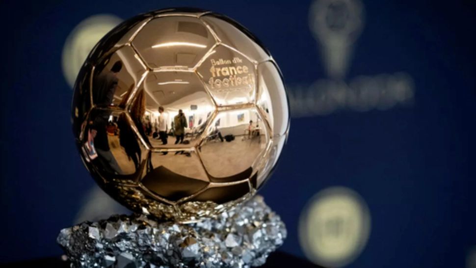 Trofeul care se decernează câștigătorului Balonul de Aur