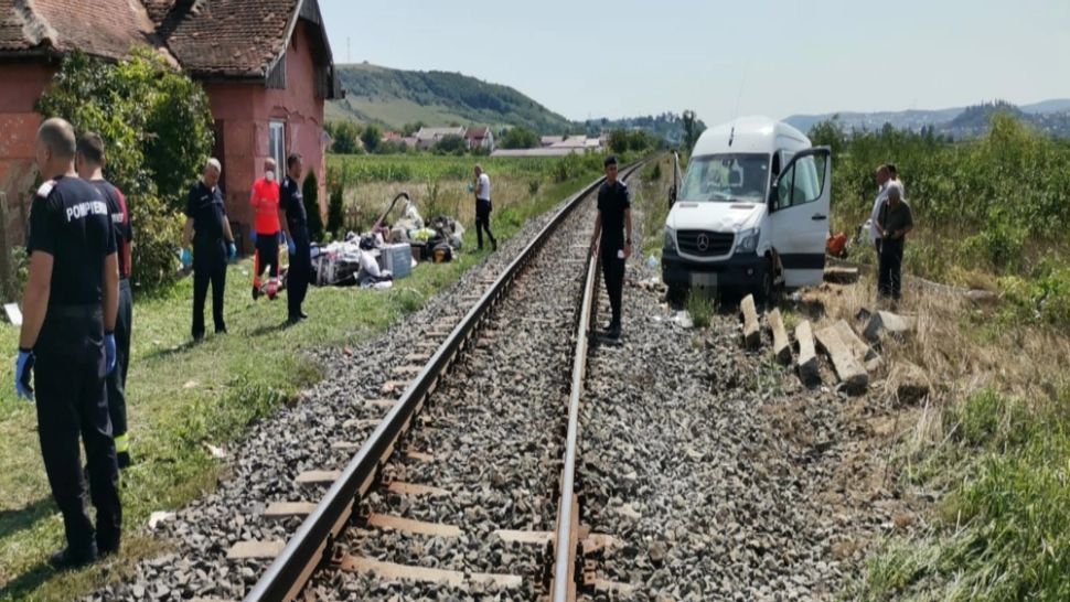 Microbuz lovit de tren, Cluj