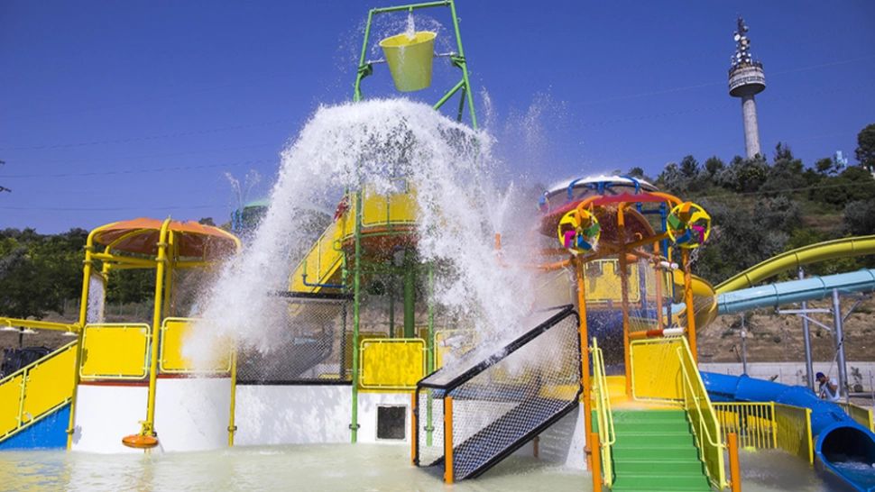 Aquapark-ul de pe malul Dunării, din Galaţi.