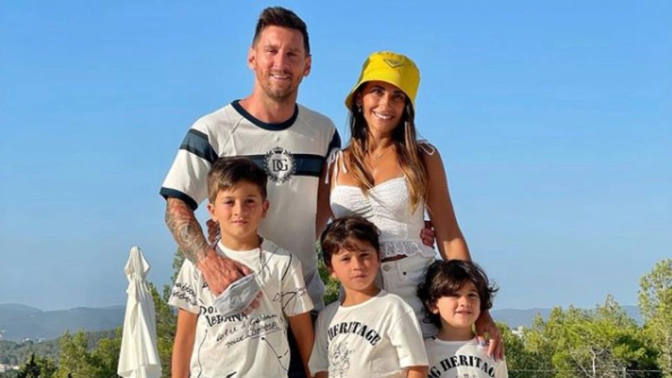 Lionel Messi cu soția și cei trei copii. Foto: captură Antonella Roccuzzo Instagram