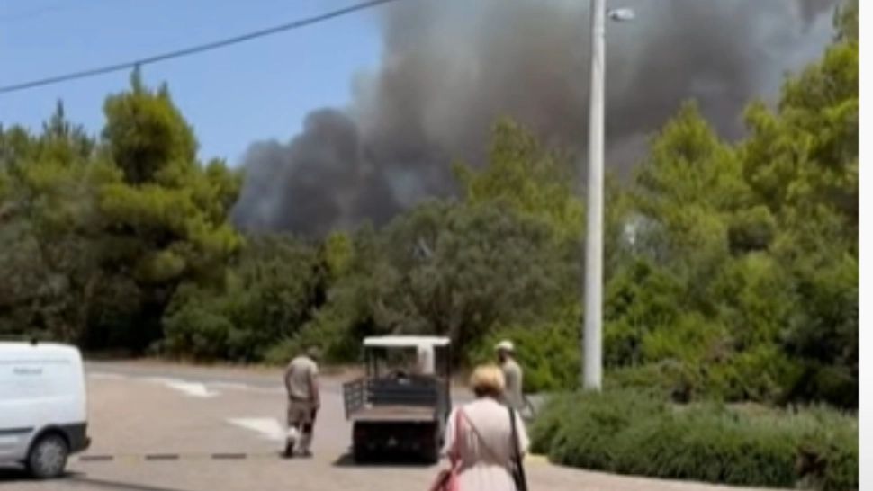Incendiu Atena. Foto: captură YouTube