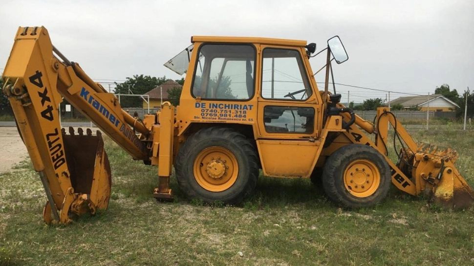 A murit călcat de buldoexcavator, în timp ce se deplasa pe o bicicletă electrică