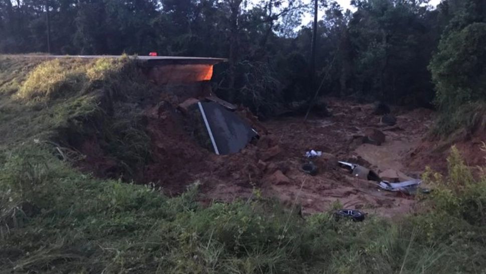Autostradă prăbușită în SUA. Foto: captură Twitter