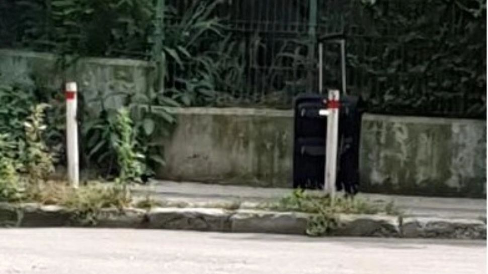 Colet suspect pe o stradă din sectorul 3 al Capitalei