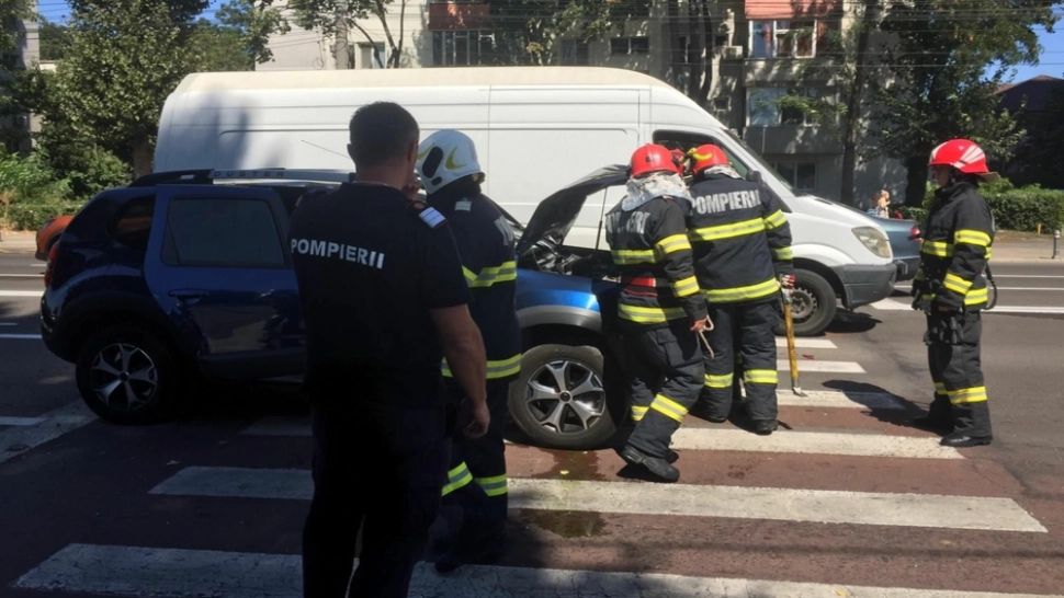 Femeie spulberată pe trecerea de pietoni, în Constanța